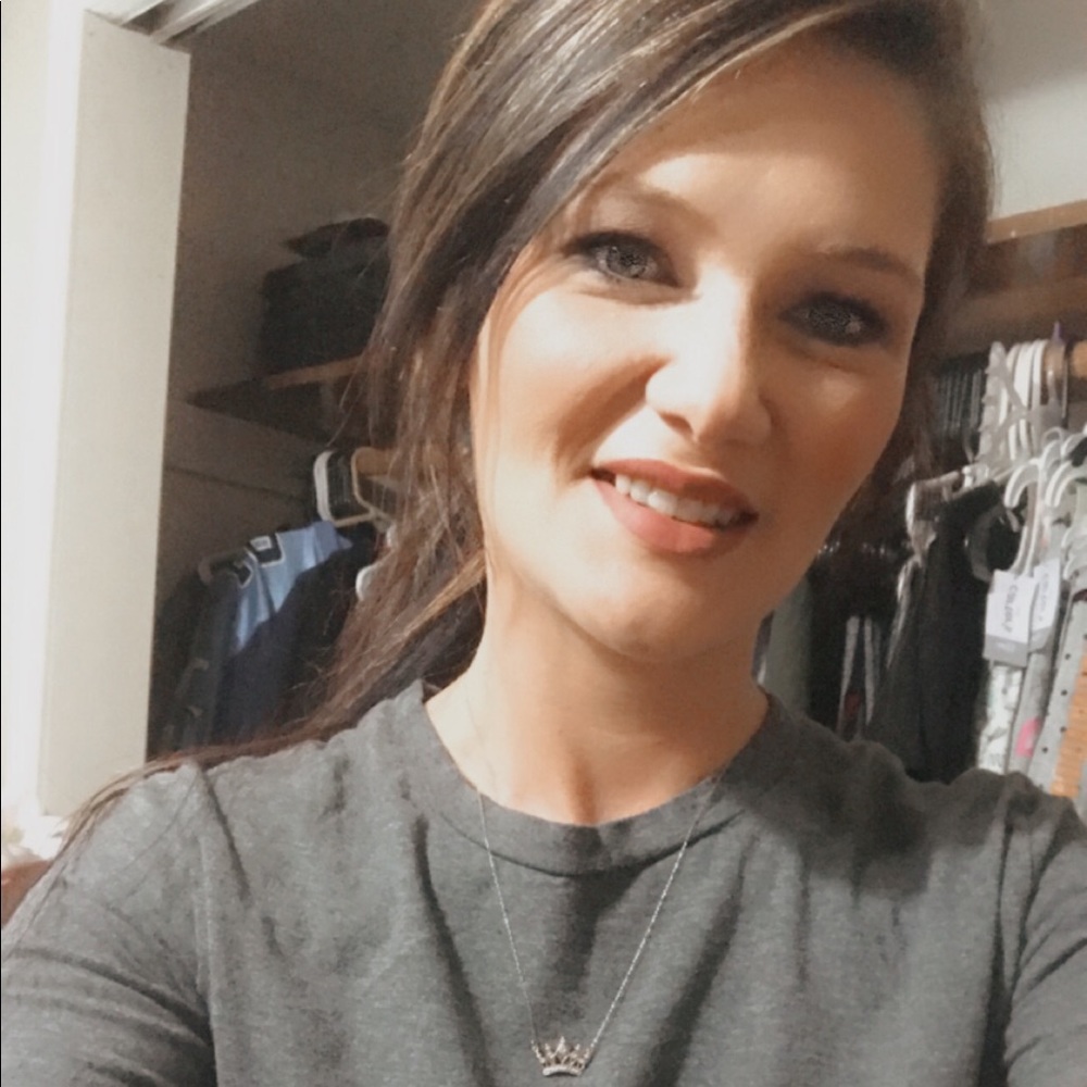 Meet your Posher, Danielle